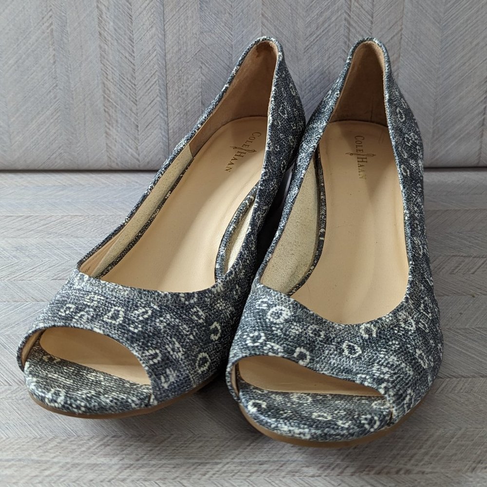COLE Haan Women's Air Tallot Black White Lizard Print Peep Toe Size 9.5 B